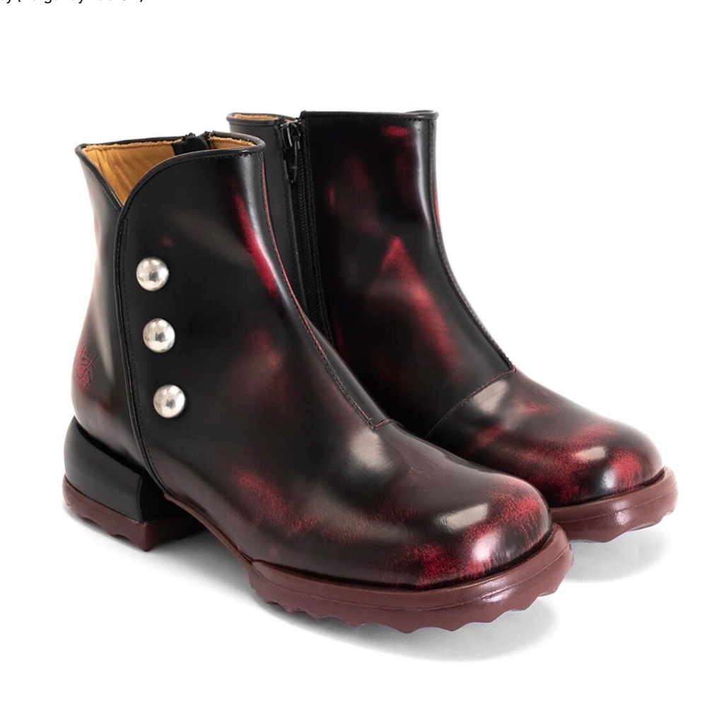 Fluevog LE Unity Penney burgundy real leather ankle boots with buttons NWT